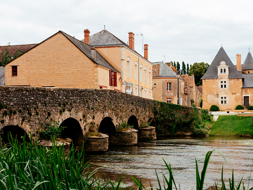 Village d’Asnières-sur-Vègre, petite cité de caractère - Vallée de la Sarthe