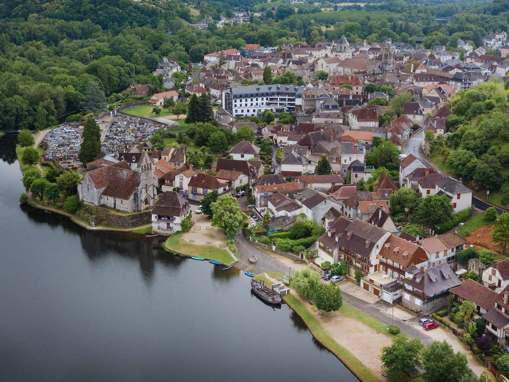 Village de Corrèze : Beaulieu-sur-Dordogne