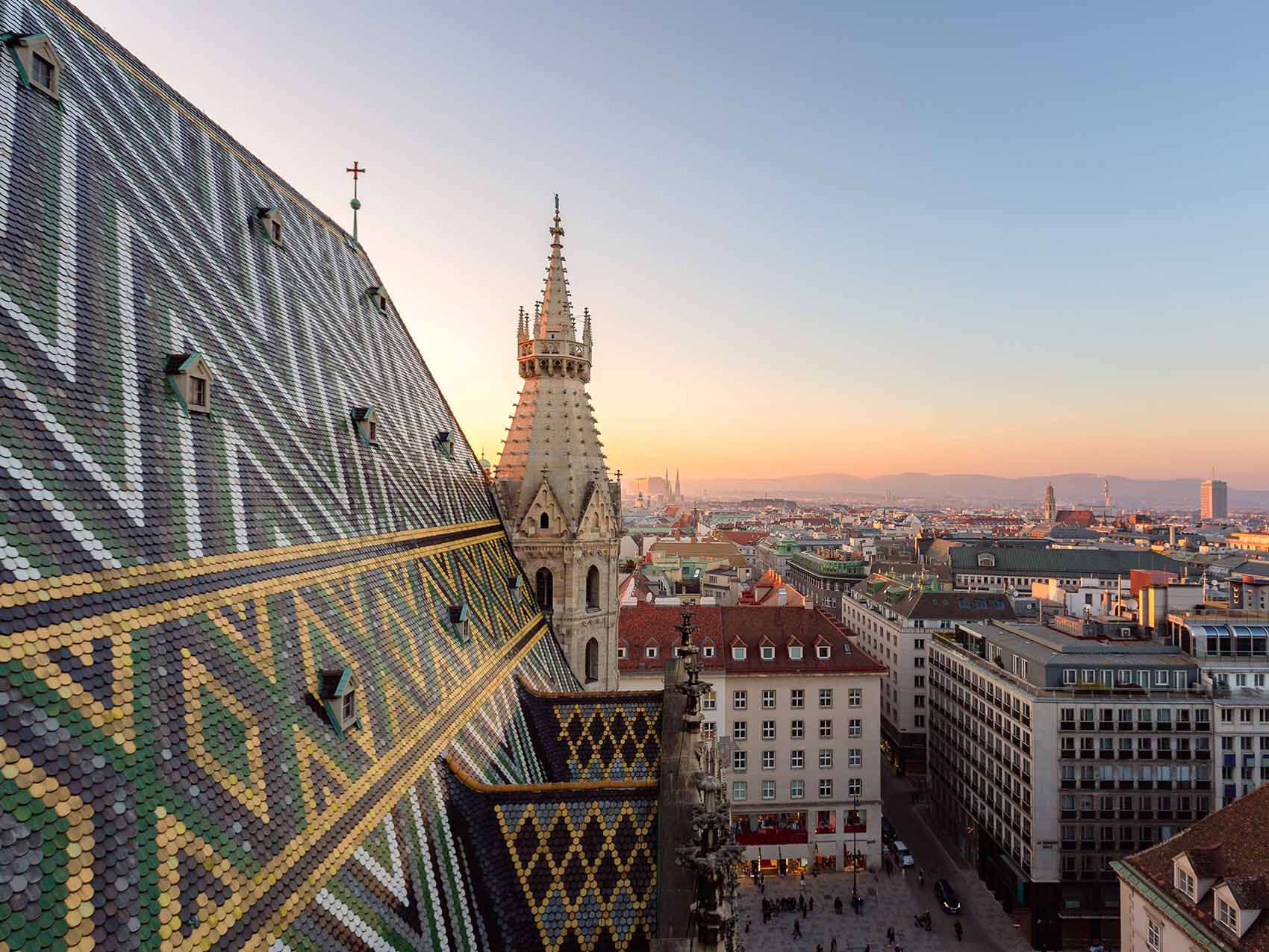 Vue depuis la tour nord de la Cathédrale de Vienne au coucher du soleil