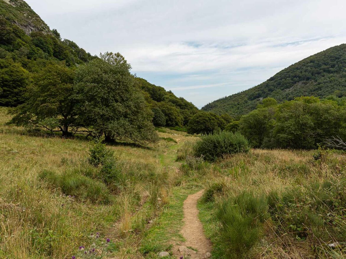 Randonnée Vallée De Chaudefour Par Les Crêtes voyageursfrancais.fr