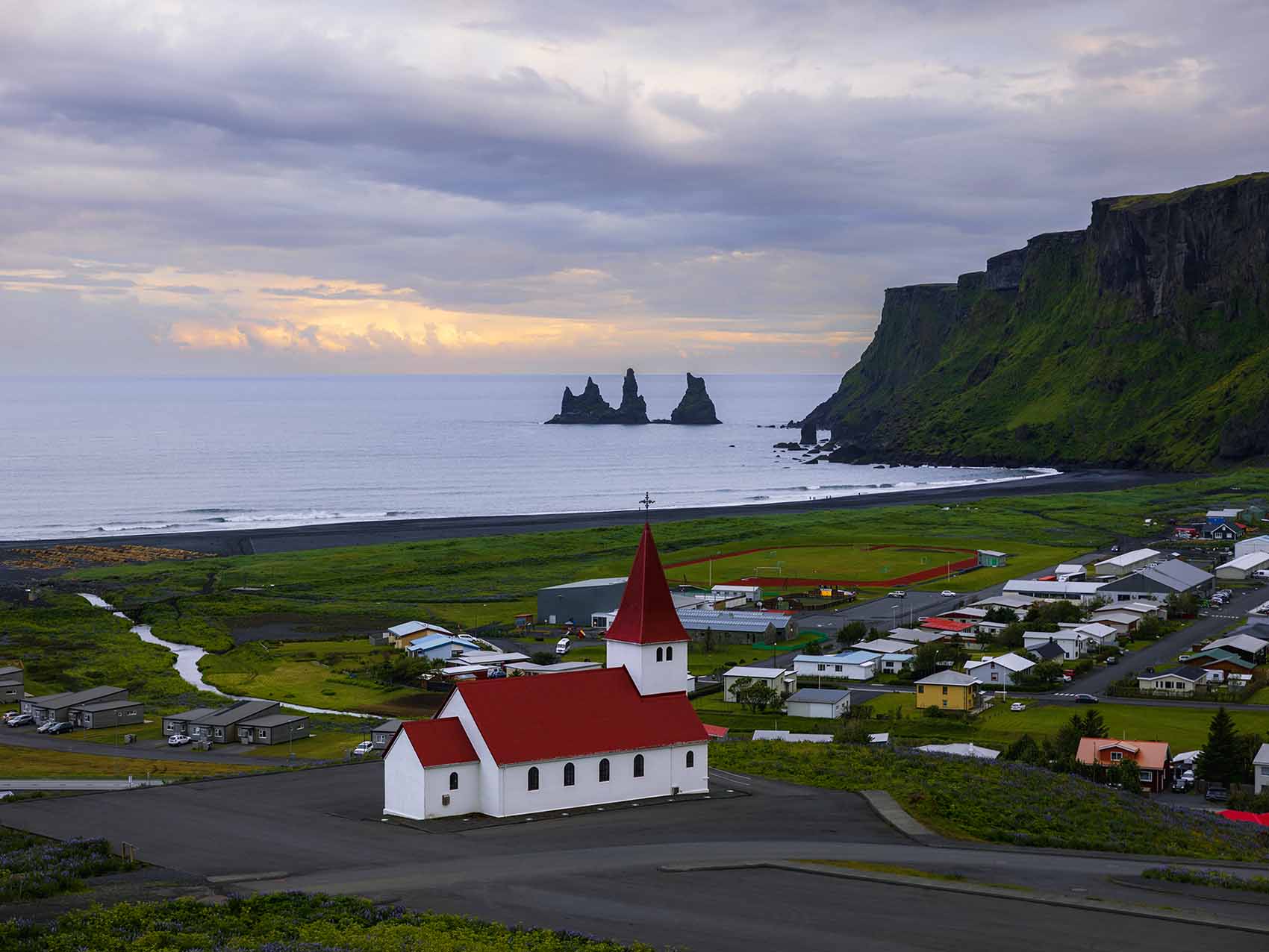 Cercle d'or de l'Islande : point de vue sur l'église de Vík