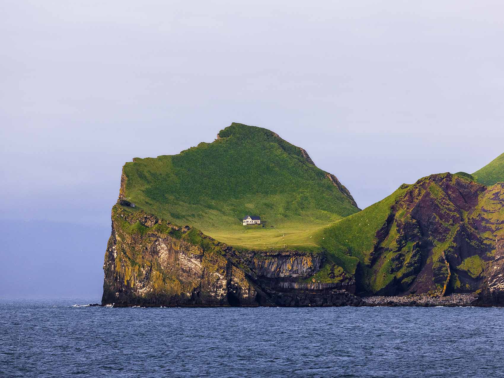 Île isolée dans l'archipel des Îles Vestmann