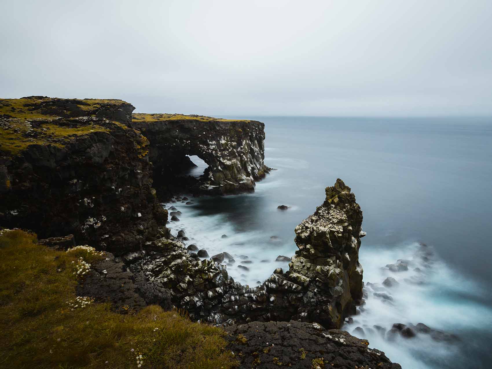 Paysage près du phare de Svörtuloft sur la péninsule de Snæfellsnes en Islande