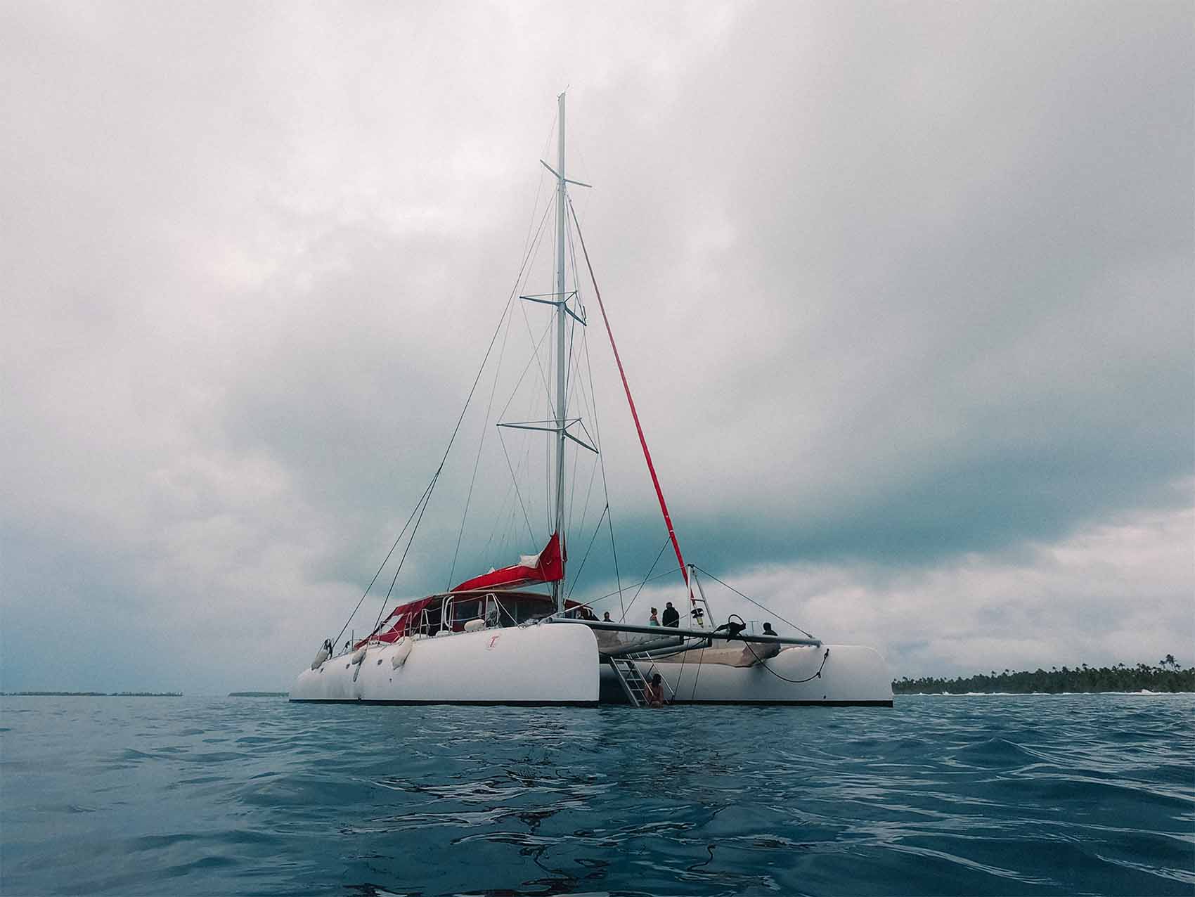 Catamaran de Poe Charter