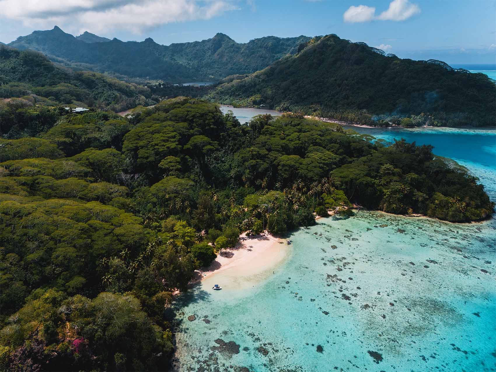 Plage d'Hana Iti en Polynésie française