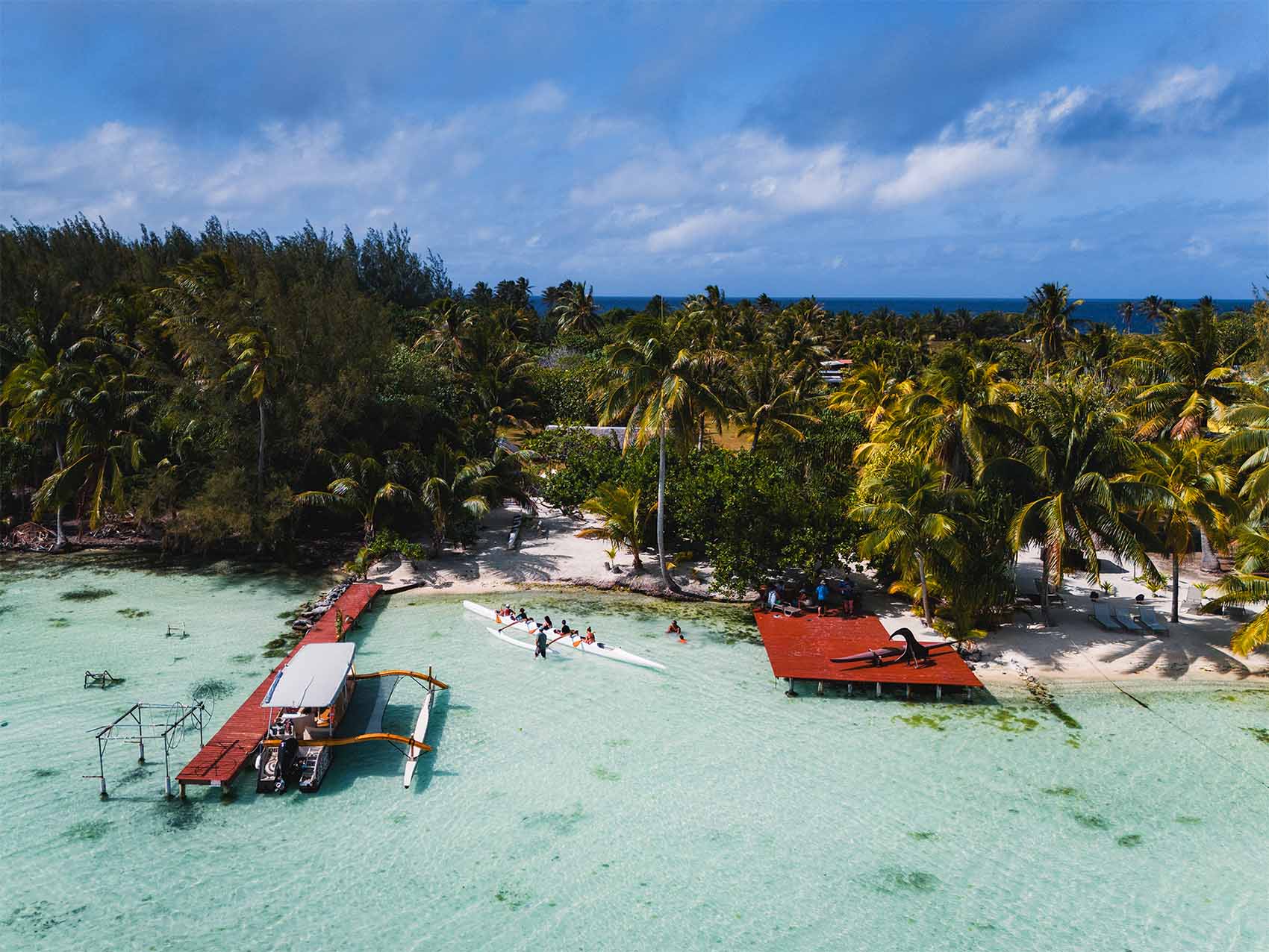 Tour en pirogue depuis un motu