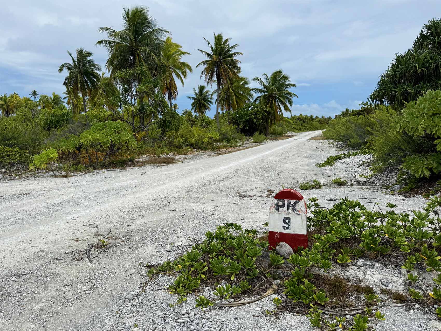 Borne de la plage PK9 à Fakarava