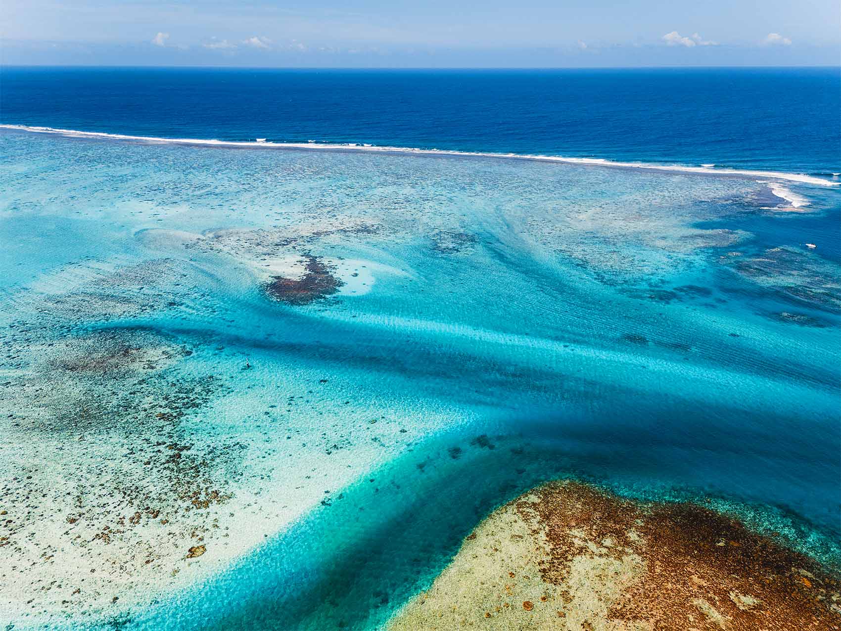 Sud de l'île de Moorea vu depuis les airs