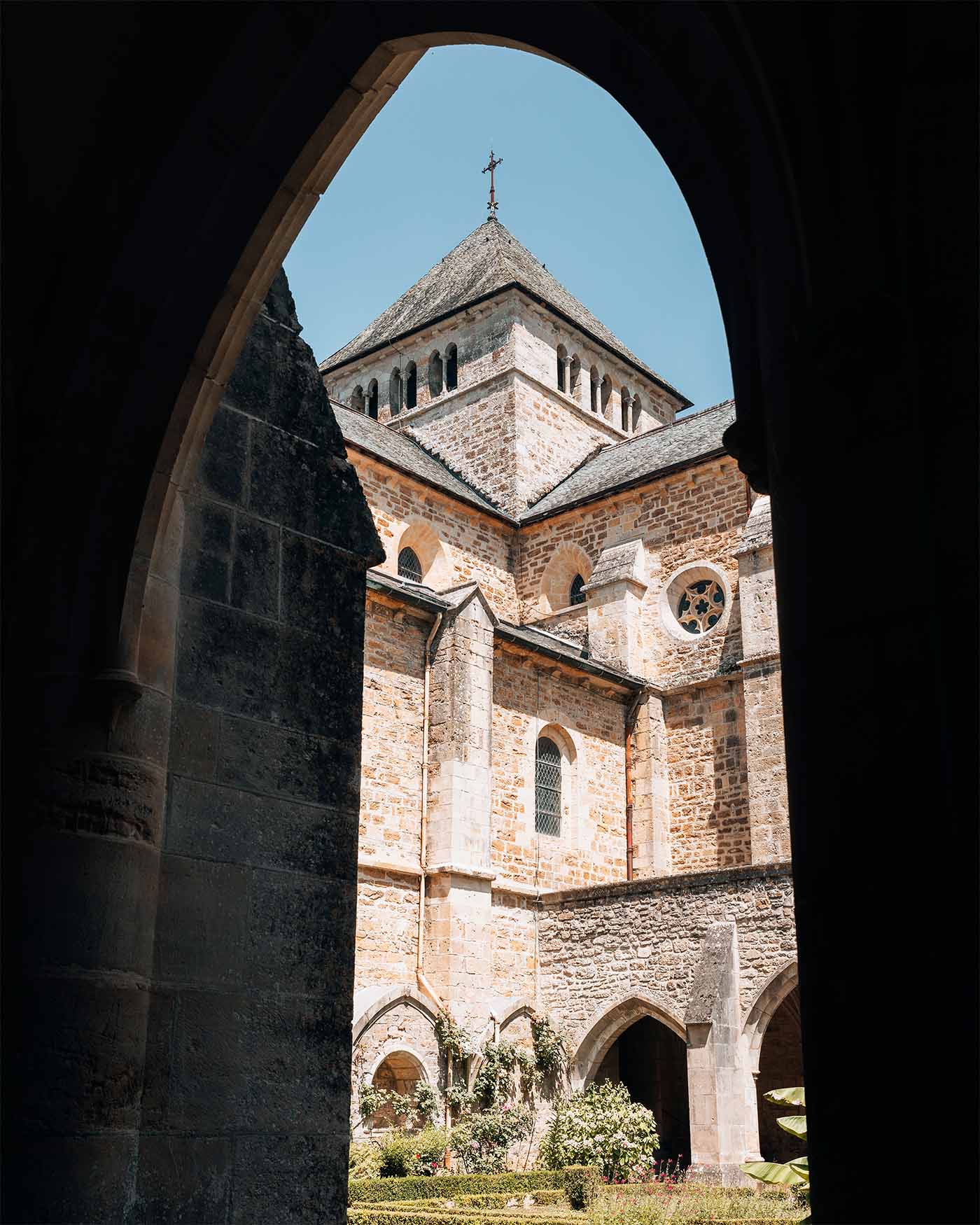 Cloître dans l'Abbaye de Loc-Dieu - Bastides et Gorges de l’Aveyron 