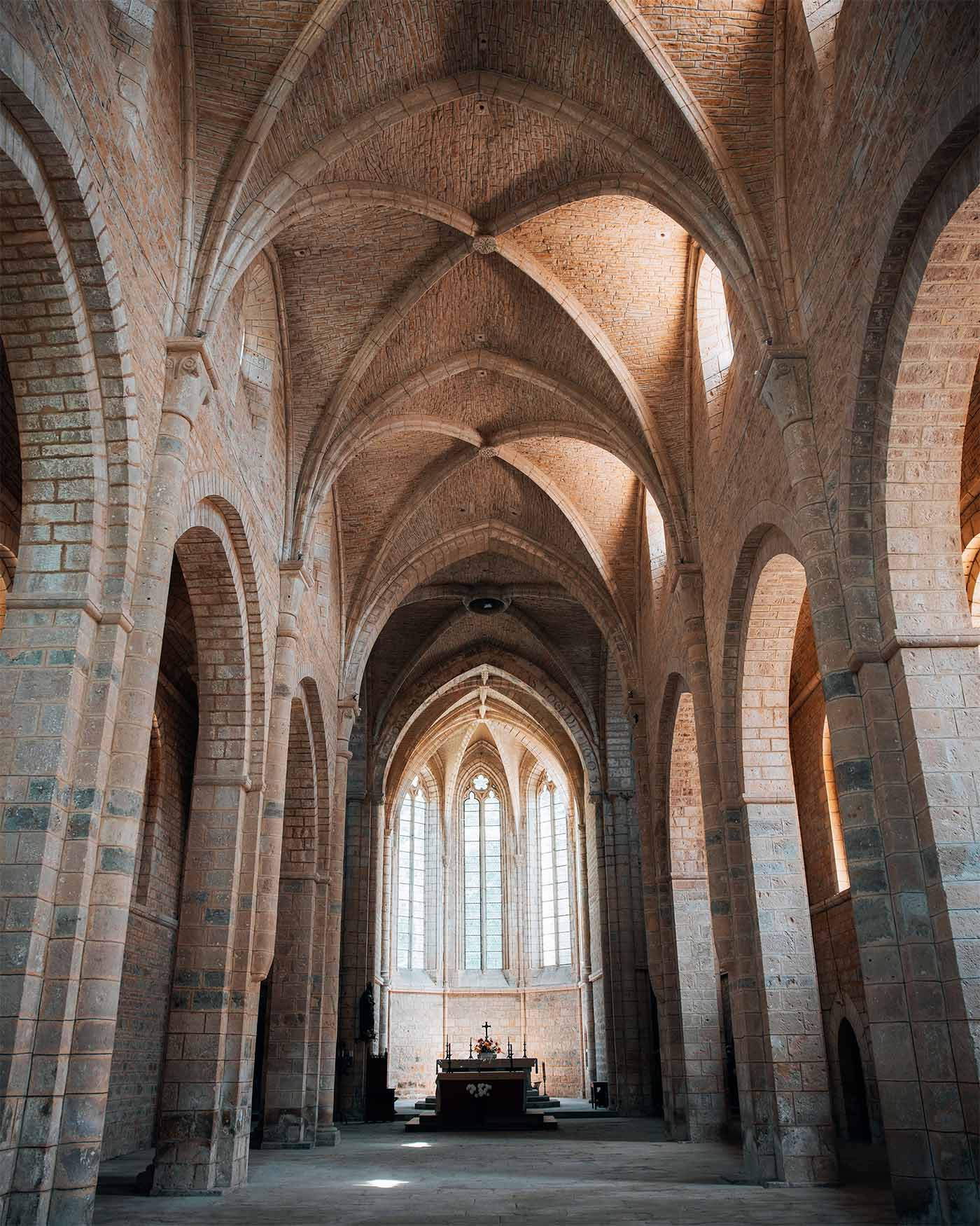 Intérieur de l'abbaye de Loc-Dieu - Bastides et Gorges de l’Aveyron 