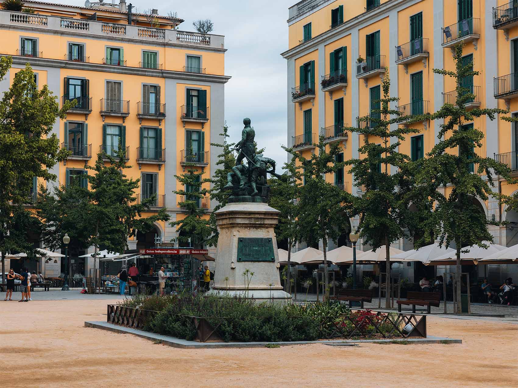 Place de l'indépendance à Gérone