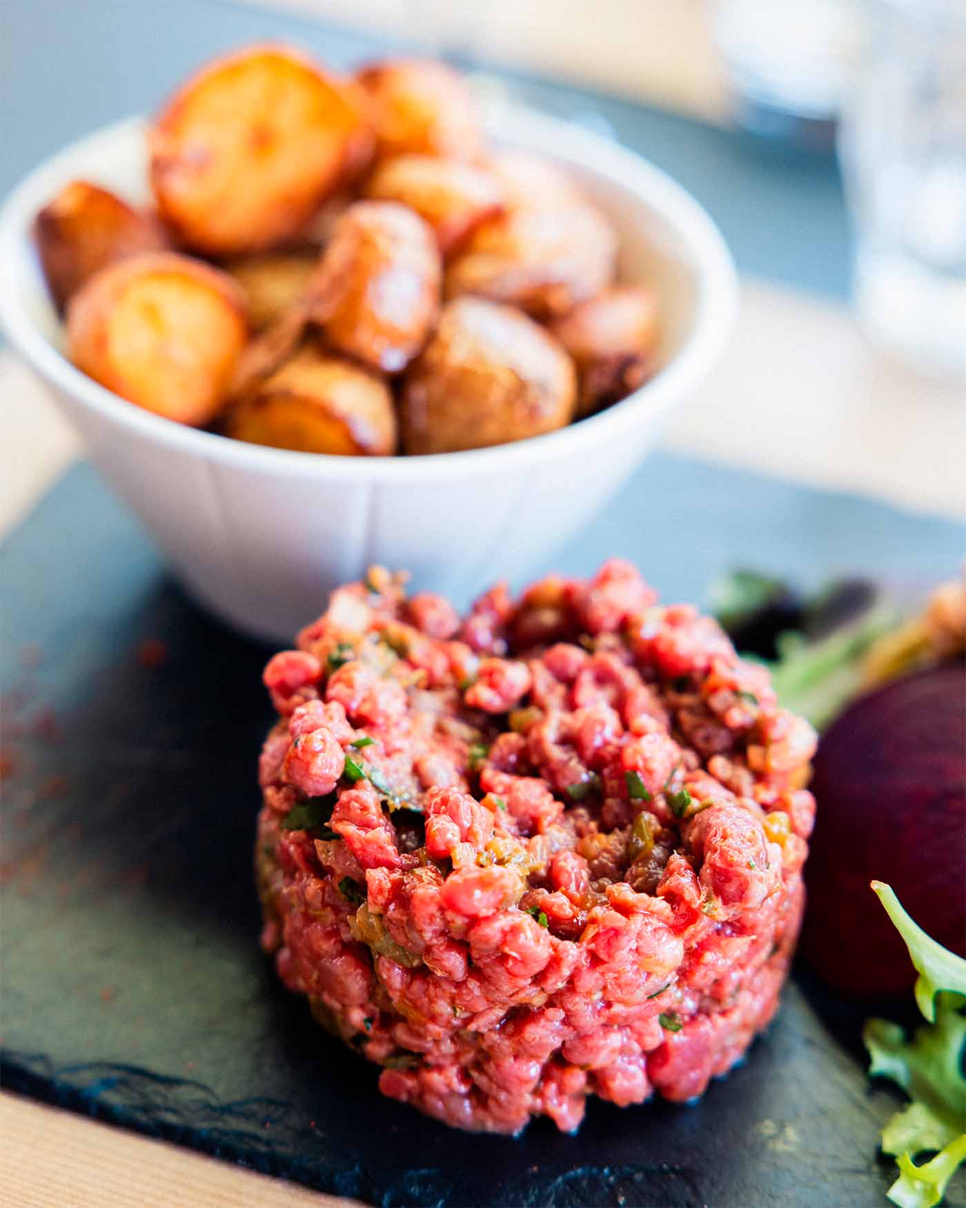 Tartare de boeuf avec pommes de terres au restaurant Gaya de Villefranche-de-Rouergue