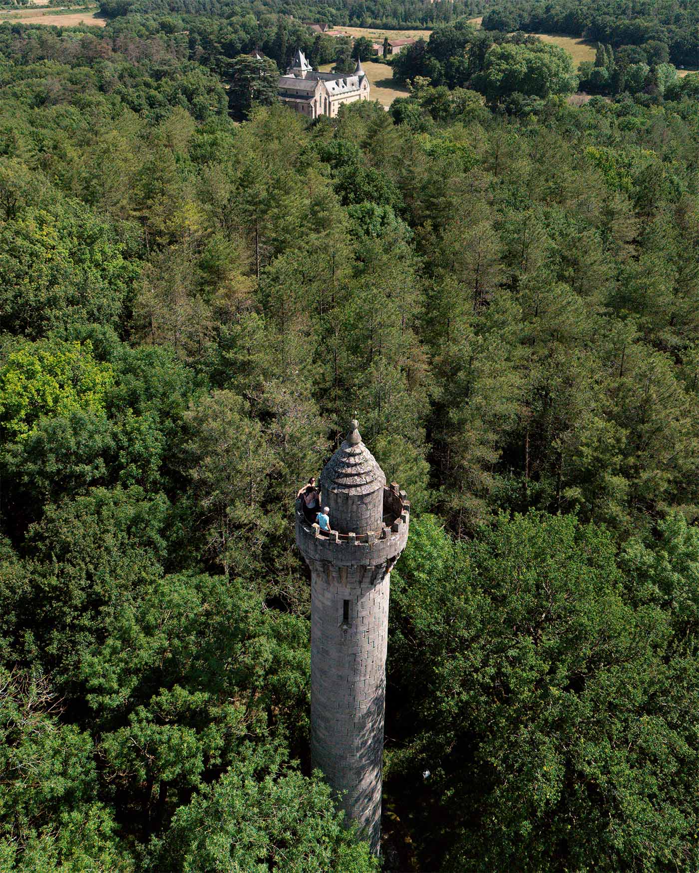 Vue de drone de la tour de Loc-Dieu - Bastides et Gorges de l’Aveyron