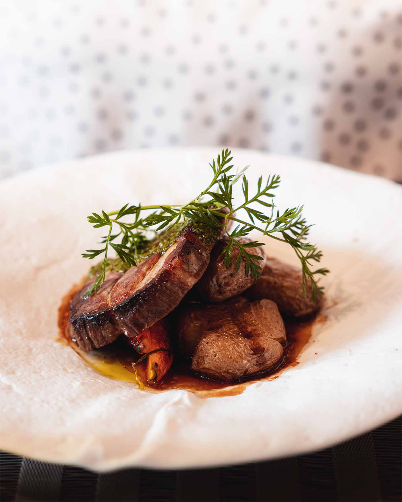 Plat de viande au restaurant Table des écrivains à Morges