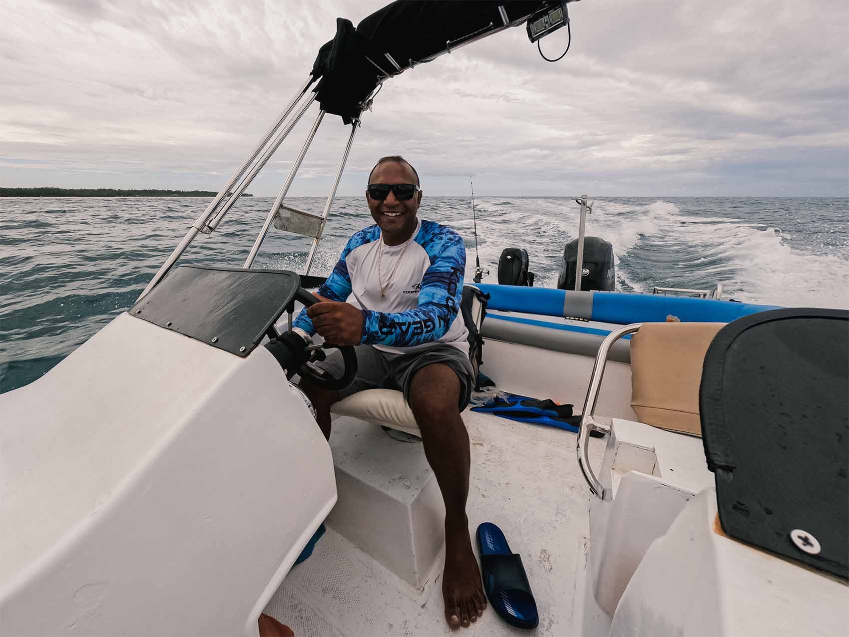 Gilles navigue sur les eaux mauriciennes