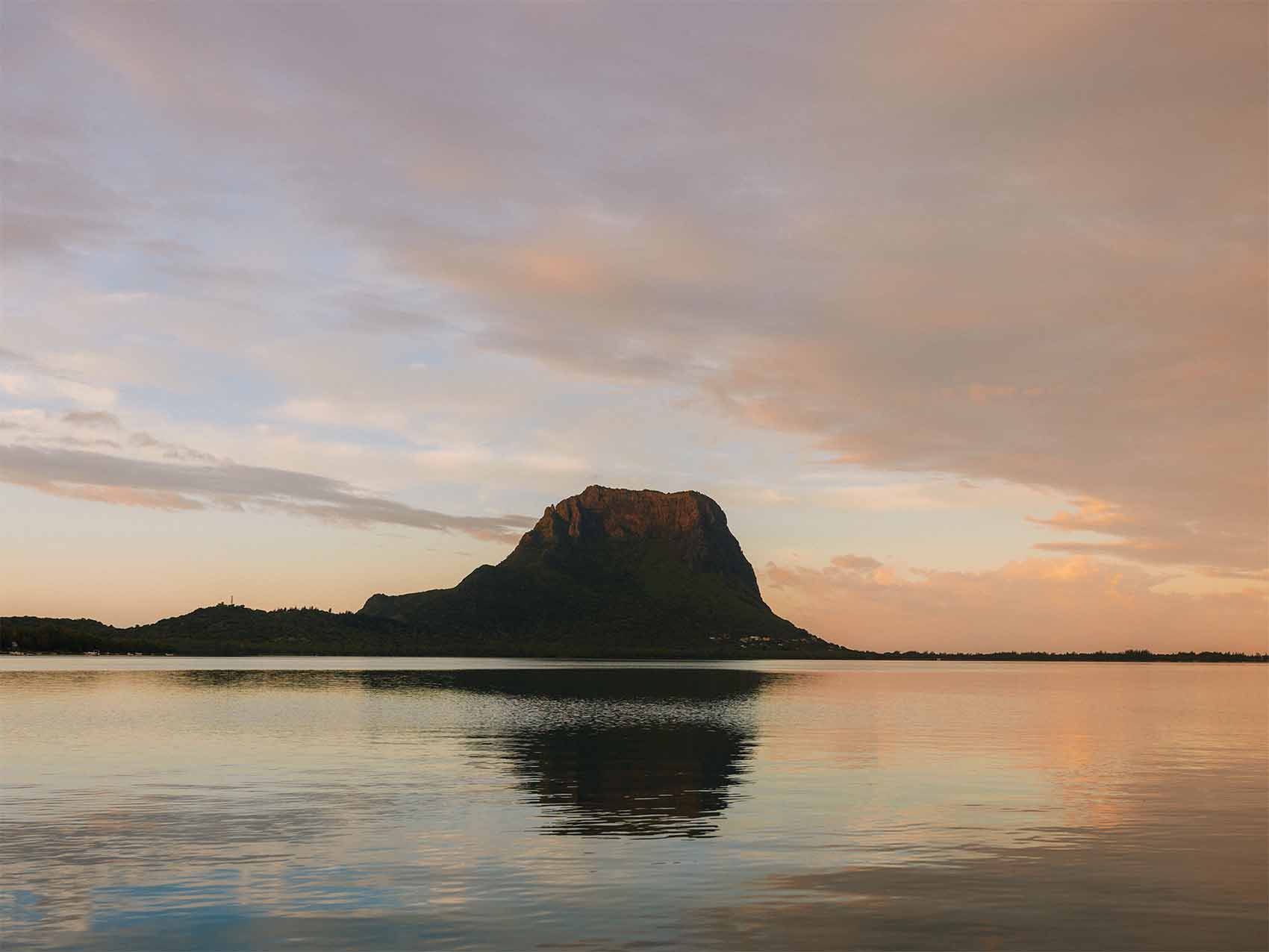 Lever de soleil sur le Morne Brabant