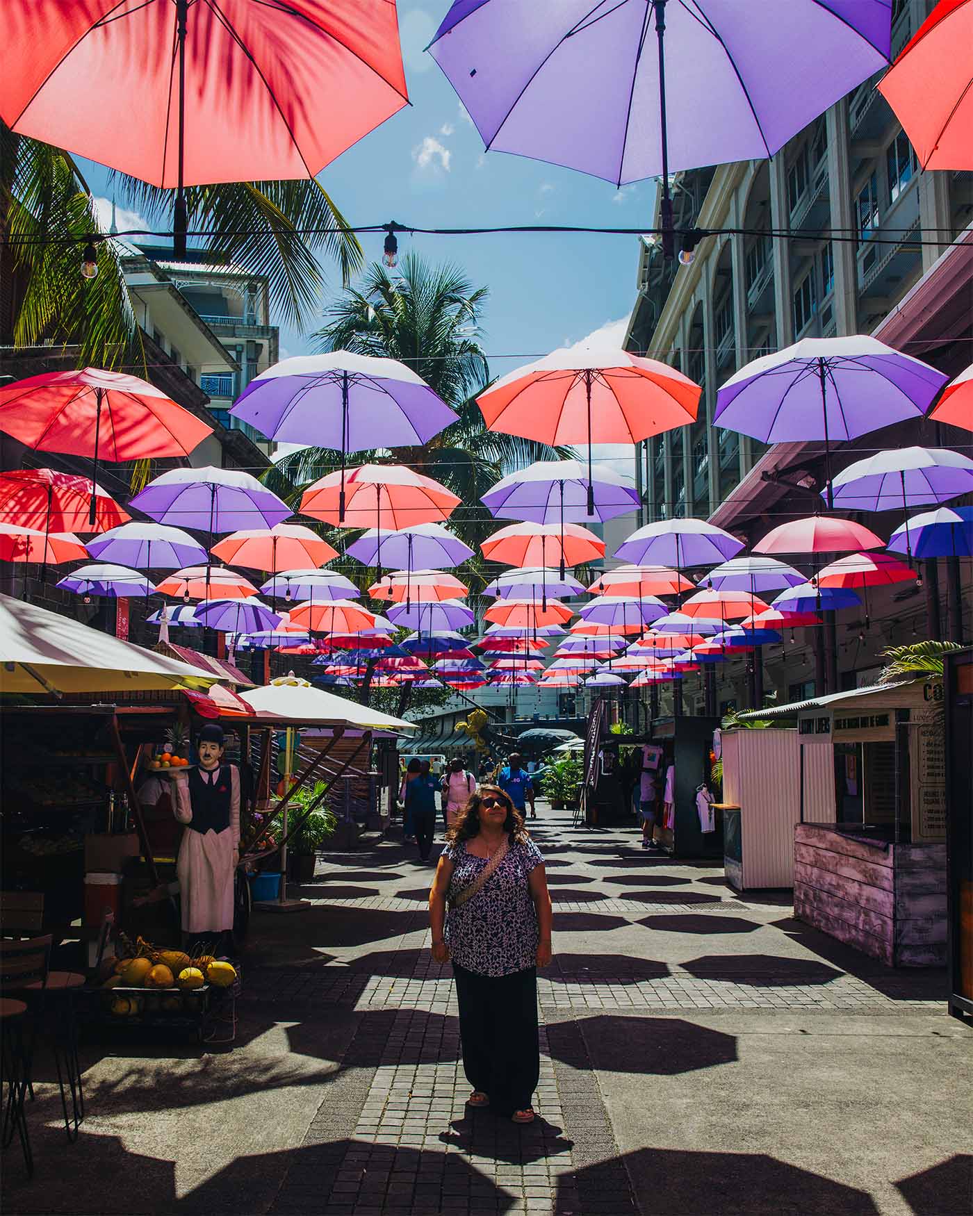 Allée de parapluies à Port Louis