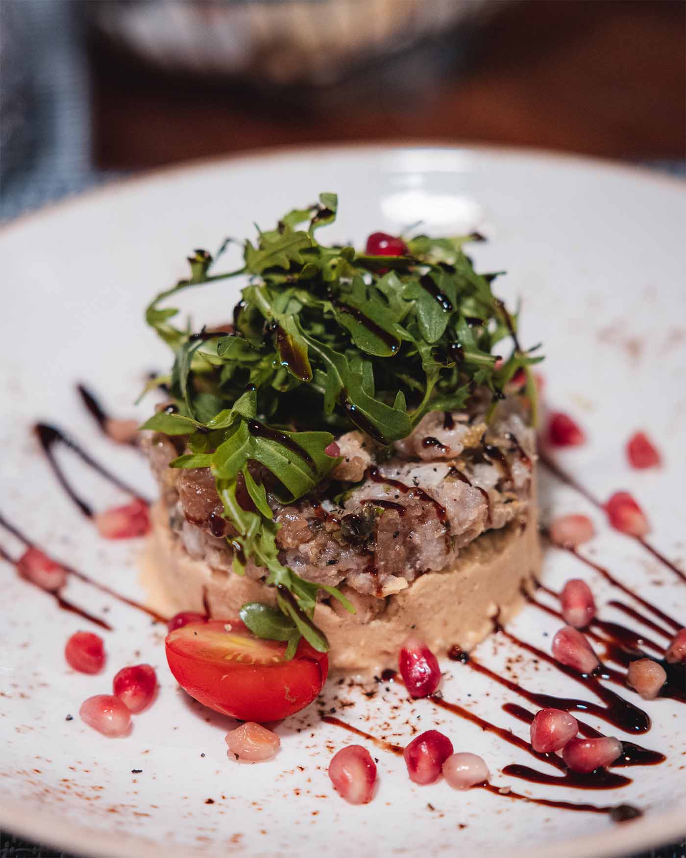 Assiette dressée avec du foie gras
